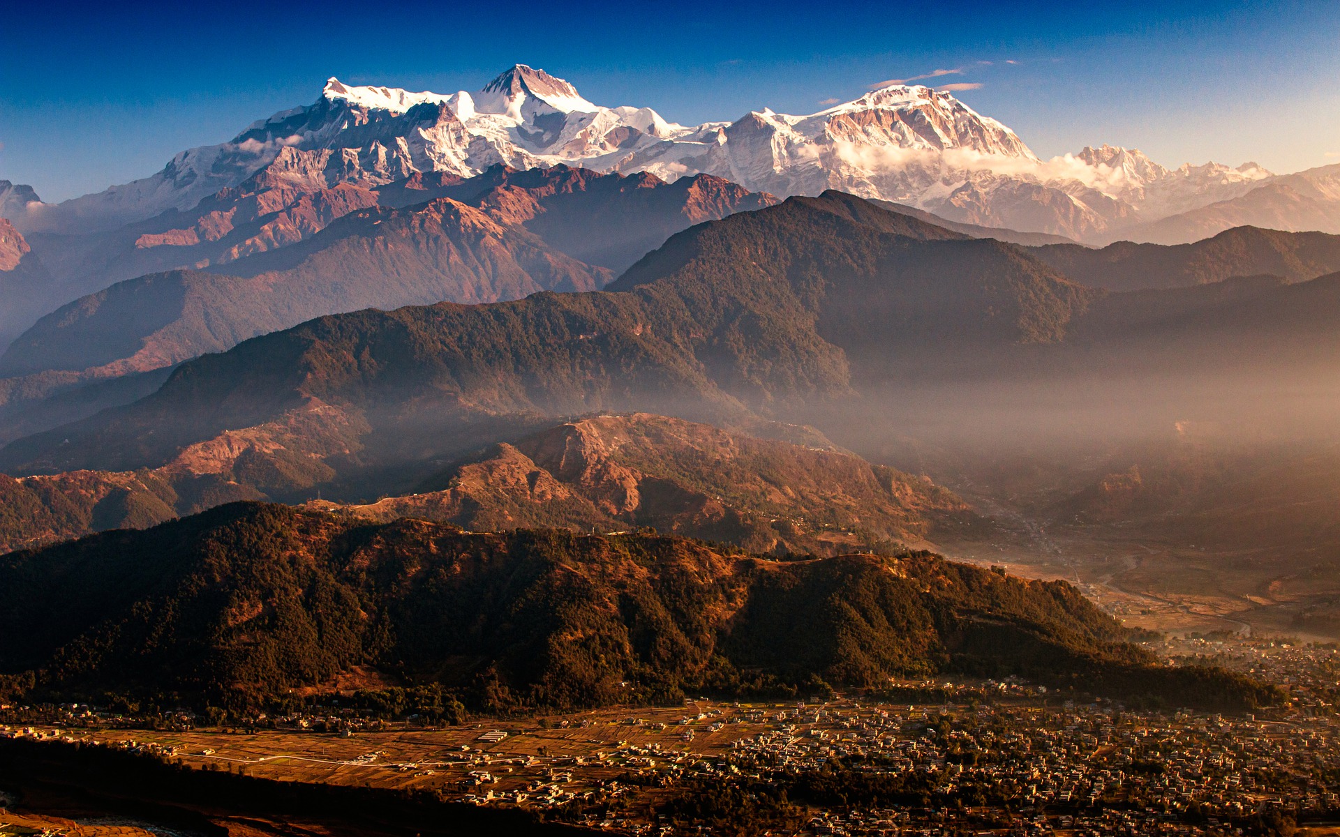 Marvel at Majestic Mountains and Lakes